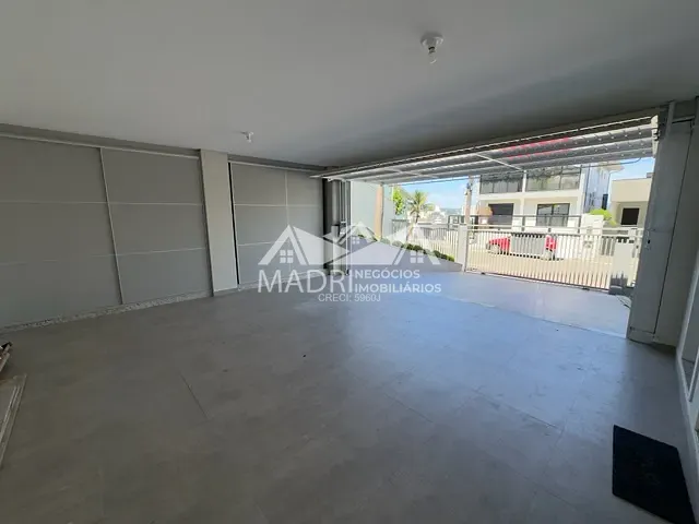 Casa com 340m² 4 quartos e 3 banheiros, à venda, no bairro Pedra Branca em Palhoça