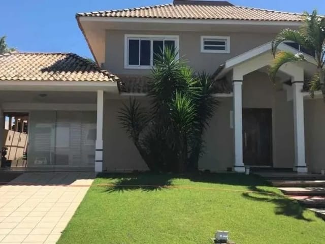 Casa com 1000m² 4 quartos e 6 banheiros, para alugar, no bairro Jardim Tarobá em Cambé