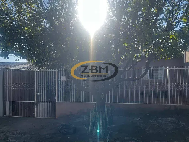 Casa com 200m² 2 quartos e 1 banheiro, à venda, no bairro Jardim Campos Verdes em Londrina