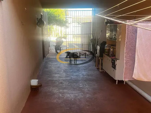 Casa com 200m² 2 quartos e 1 banheiro, à venda, no bairro Jardim Campos Verdes em Londrina