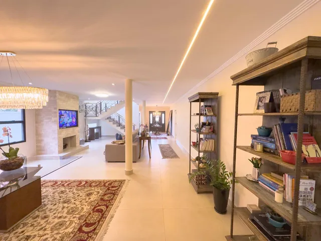 Casa com 650m² 3 quartos e 5 banheiros, à venda, no bairro Alphaville em Santana de Parnaíba