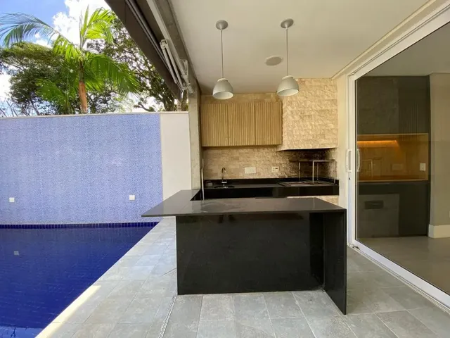 Casa com 300m² 4 quartos e 6 banheiros, à venda, no bairro Vila Cordeiro em São Paulo