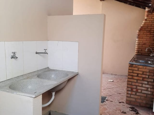 Casa com 140m² 2 quartos e 2 banheiros, à venda, no bairro Granja dos Cavaleiros em Macaé