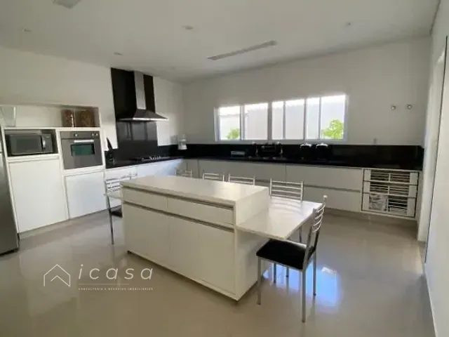 Casa com 560m² 4 quartos e 4 banheiros, à venda, no bairro Residencial Santa Helena em Caçapava