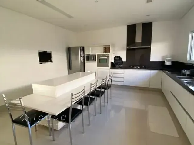 Casa com 560m² 4 quartos e 4 banheiros, à venda, no bairro Residencial Santa Helena em Caçapava