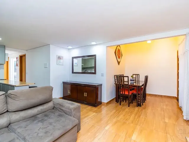 Casa 3 quartos e 2 banheiros, à venda, no bairro Cajuru em Curitiba