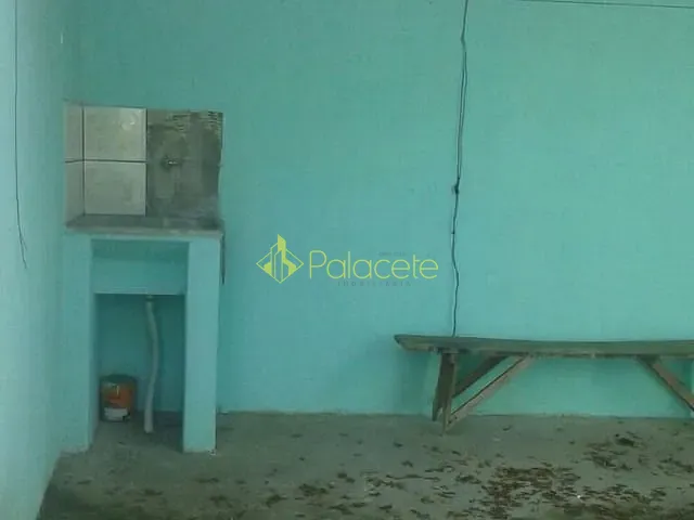 Casa 2 quartos e 1 banheiro, à venda, no bairro Vila Velha em Roseira