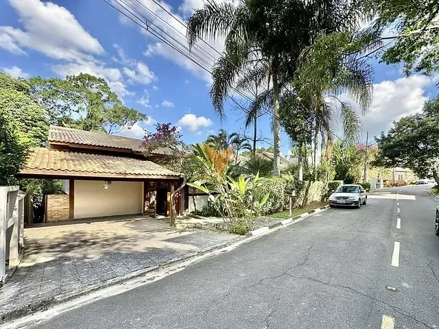 Casa com 546m² 5 quartos e 4 banheiros, à venda, no bairro Aldeia da Fazendinha em Carapicuíba