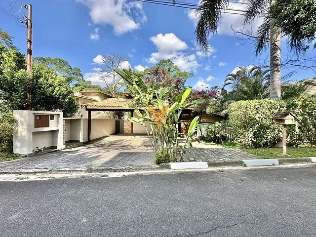 Casa com 546m² 5 quartos e 4 banheiros, à venda, no bairro Aldeia da Fazendinha em Carapicuíba