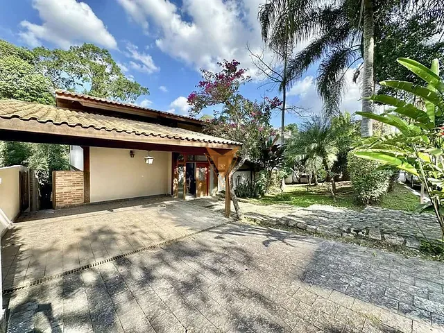 Casa com 546m² 5 quartos e 4 banheiros, à venda, no bairro Aldeia da Fazendinha em Carapicuíba