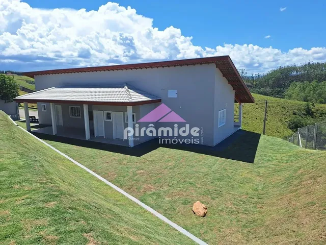 Casa com 10m² 3 quartos e 3 banheiros, à venda, no bairro Condomínio Residencial Mantiqueira em São José Dos Campos