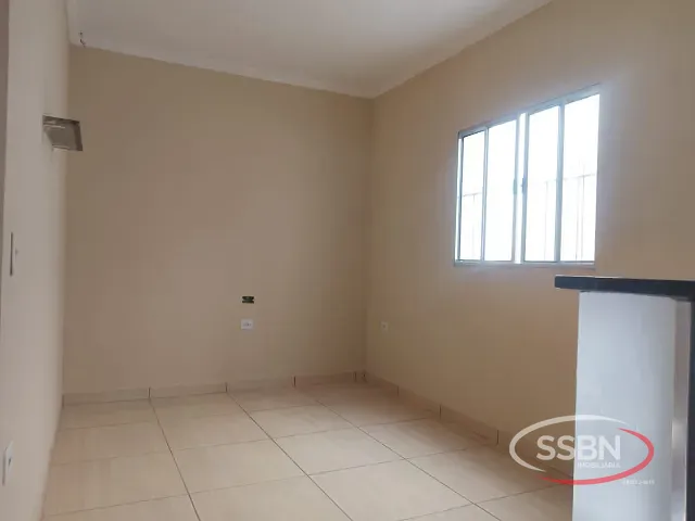 Casa 2 quartos e 1 banheiro, para alugar, no bairro Jardim Altos do Klavin em Nova Odessa