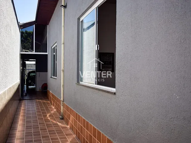 Casa com 300m² 3 quartos e 2 banheiros, à venda, no bairro Jardim Oásis em Taubaté