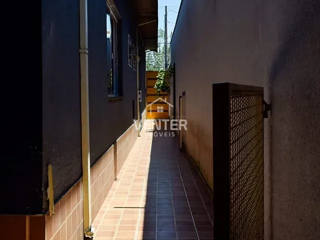 Casa com 300m² 3 quartos e 2 banheiros, à venda, no bairro Jardim Oásis em Taubaté