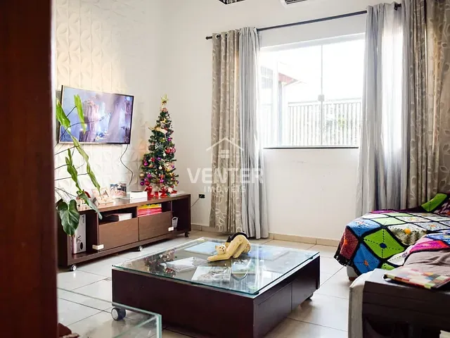 Casa com 300m² 3 quartos e 2 banheiros, à venda, no bairro Jardim Oásis em Taubaté