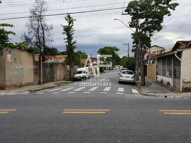 Casa com 250m² 3 quartos e 1 banheiro, à venda, no bairro Centro em Taubaté