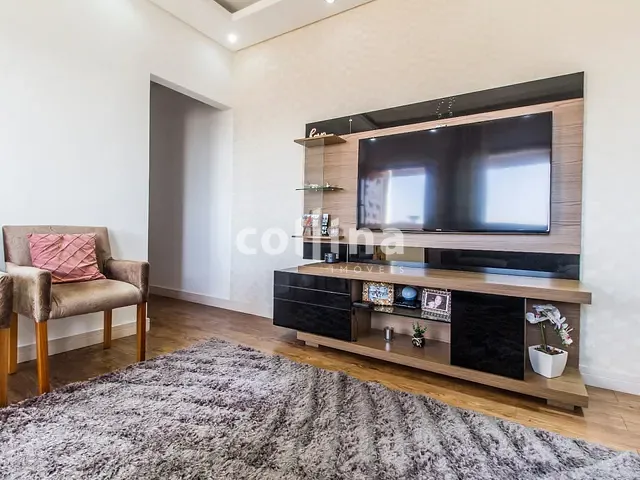 Casa com 247m² 3 quartos e 3 banheiros, à venda, no bairro Jardim Carapicuíba em Carapicuíba