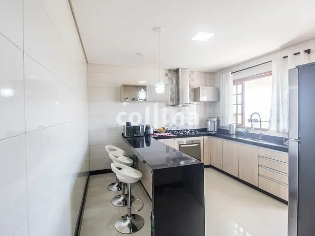 Casa com 247m² 3 quartos e 3 banheiros, à venda, no bairro Jardim Carapicuíba em Carapicuíba