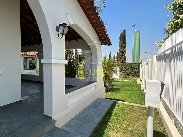 Casa com 2500m² 4 quartos e 5 banheiros, à venda, no bairro centro em Tanabi