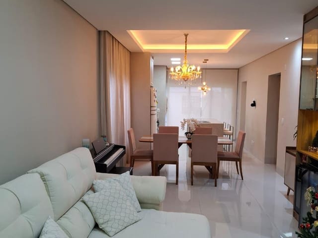 Casa Alto Padrão – Primor das Torres | Porteira Fechada