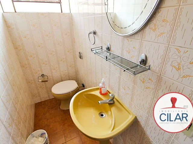 Casa 6 quartos e 5 banheiros, à venda, no bairro Cachoeira em Curitiba