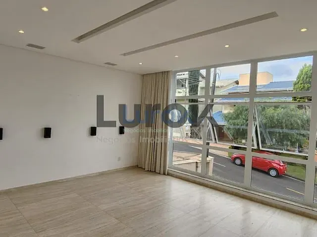 Casa com 450m² 3 quartos e 5 banheiros, à venda, no bairro Jardim Recanto em Valinhos