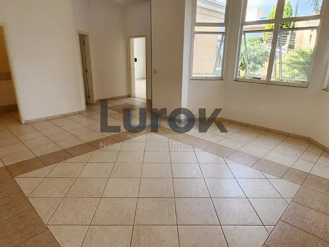 Casa com 450m² 3 quartos e 5 banheiros, à venda, no bairro Jardim Recanto em Valinhos