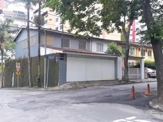 Casa com 207m² 2 quartos e 2 banheiros, para alugar, no bairro Real Parque em São Paulo