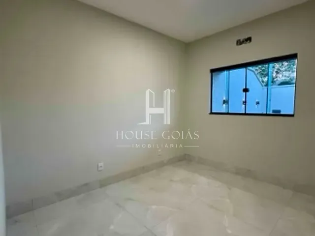 Casa com 180m² 3 quartos e 2 banheiros, à venda, no bairro Parque das Flores em Goiânia