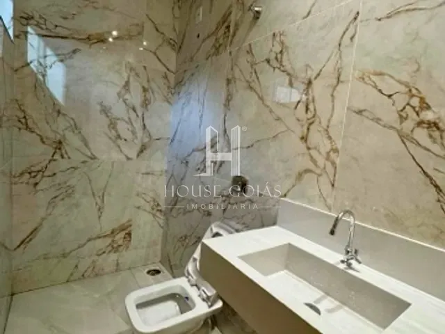 Casa com 180m² 3 quartos e 2 banheiros, à venda, no bairro Parque das Flores em Goiânia