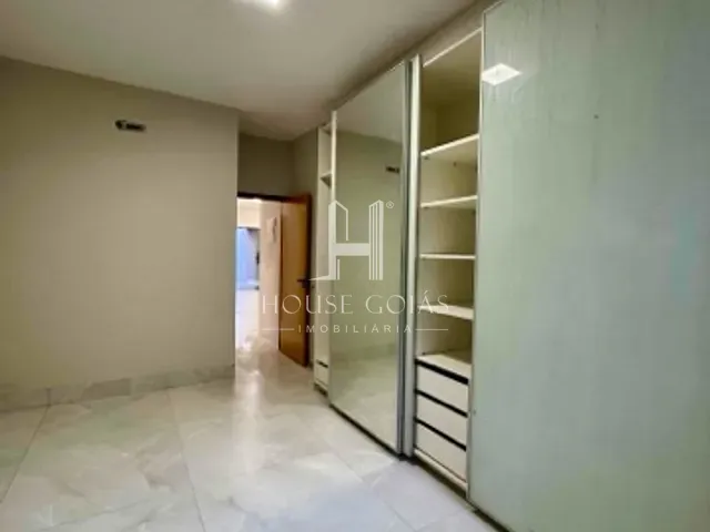 Casa com 180m² 3 quartos e 2 banheiros, à venda, no bairro Parque das Flores em Goiânia