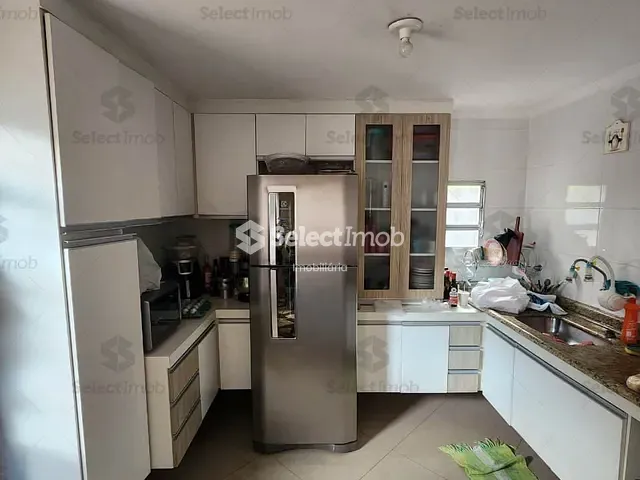 Casa com 250m² 3 quartos e 1 banheiro, à venda, no bairro Parque Bandeirantes em Mauá