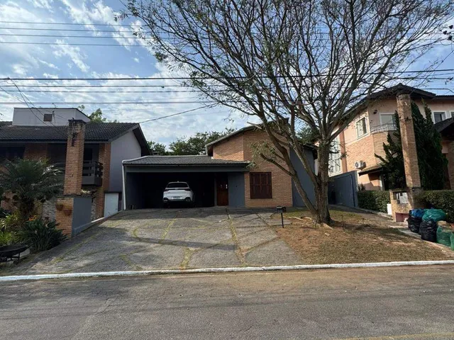 Casa com 490m² 3 quartos e 5 banheiros, à venda, no bairro Alphaville em Santana de Parnaíba