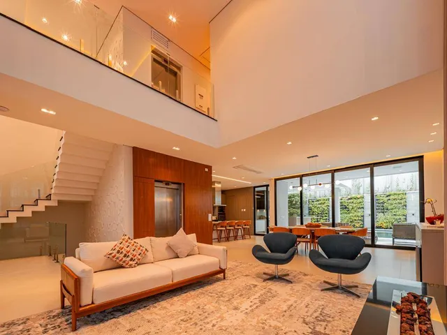 Casa com 490m² 4 quartos e 6 banheiros, à venda, no bairro Alphaville em Santana de Parnaíba