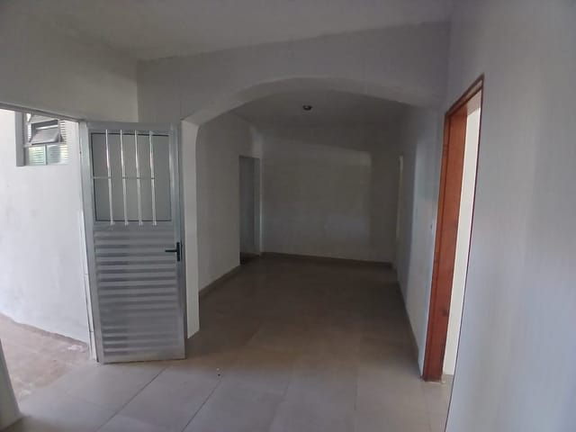 Casa 3 quartos e 2 banheiros, para alugar, no bairro Parque Valença I em Campinas