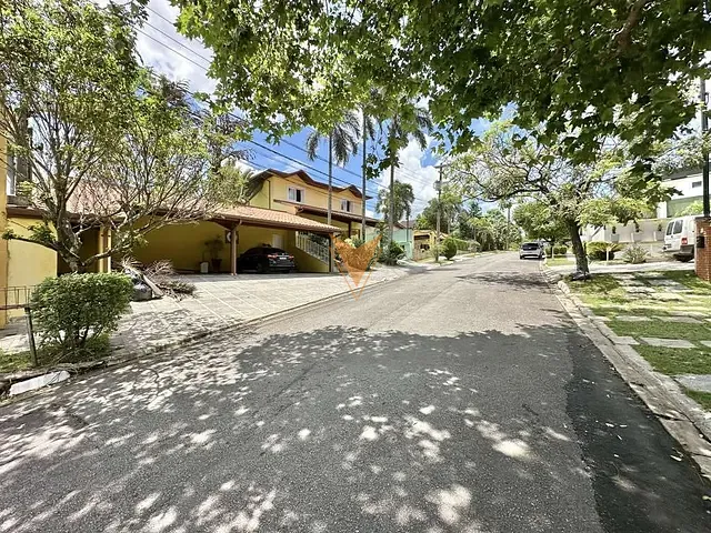 Casa com 1116m² 4 quartos e 6 banheiros, à venda, no bairro São Paulo II em Cotia