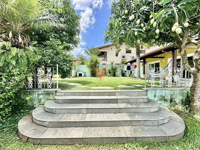 Casa com 1116m² 4 quartos e 6 banheiros, à venda, no bairro São Paulo II em Cotia