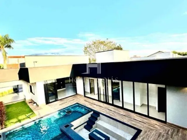 Casa com 534m² 4 quartos e 6 banheiros, à venda, no bairro Parque das Flores em Goiânia