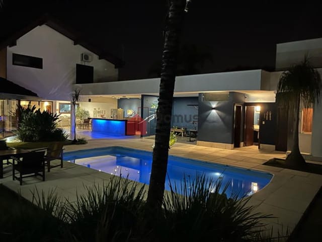 Casa com 675m², à venda, no bairro Jardim Residencial Doutor Lessa em Pindamonhangaba