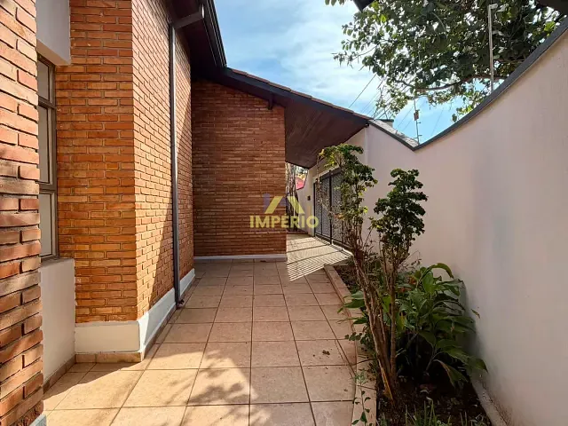 Casa com 283m² 4 quartos e 2 banheiros, à venda, no bairro Vila Romão em Salto
