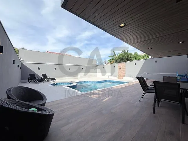 Casa com 300m² 3 quartos e 3 banheiros, à venda, no bairro Jardim Sônia em Jaguariúna