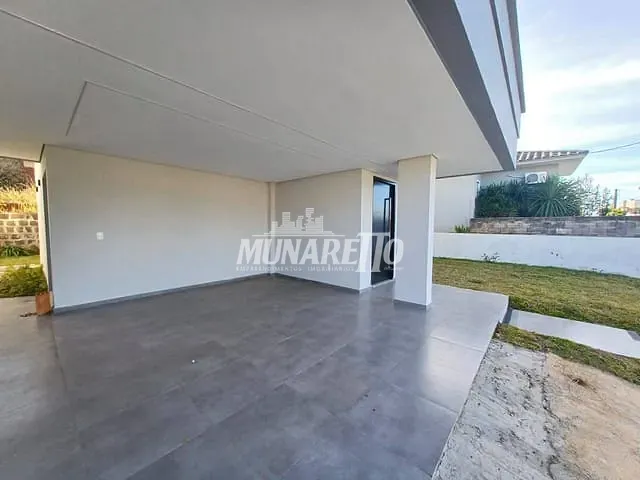 Casa 3 quartos e 3 banheiros, à venda, no bairro Parque de Exposições em Concórdia