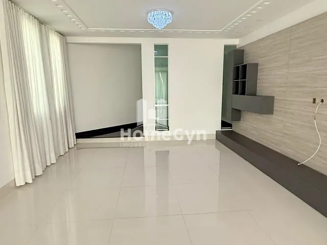 Sobrado com 676m² 4 quartos e 5 banheiros, à venda, no bairro Residencial Alphaville Flamboyant em Goiânia
