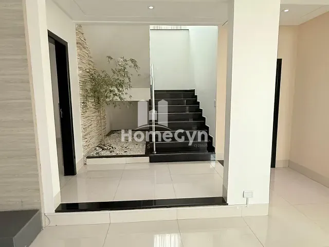Sobrado com 676m² 4 quartos e 5 banheiros, à venda, no bairro Residencial Alphaville Flamboyant em Goiânia