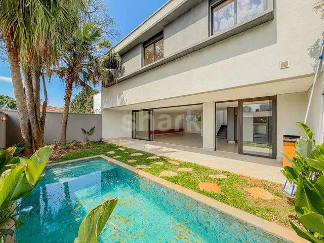 Casa com 300m² 4 quartos e 6 banheiros, à venda, no bairro Campo Belo em São Paulo