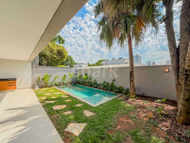 Casa com 300m² 4 quartos e 6 banheiros, à venda, no bairro Campo Belo em São Paulo