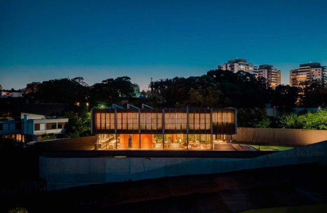 Casa com 730m² 4 quartos e 7 banheiros, à venda, no bairro Cidade Jardim em São Paulo