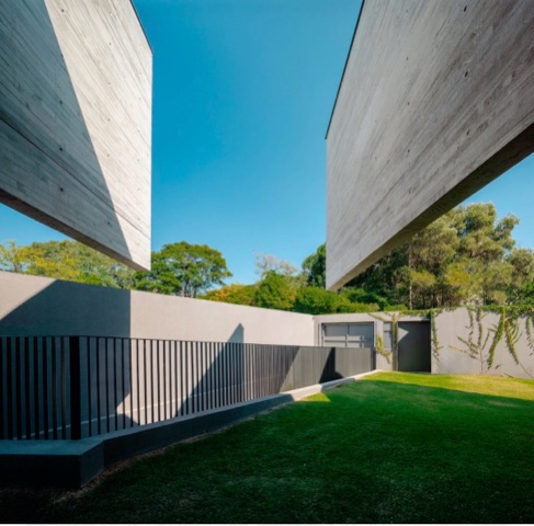 Casa com 730m² 4 quartos e 7 banheiros, à venda, no bairro Cidade Jardim em São Paulo