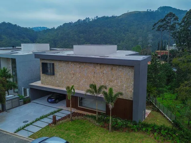 Casa com 576m² 5 quartos e 7 banheiros, à venda, no bairro Alphaville em Barueri