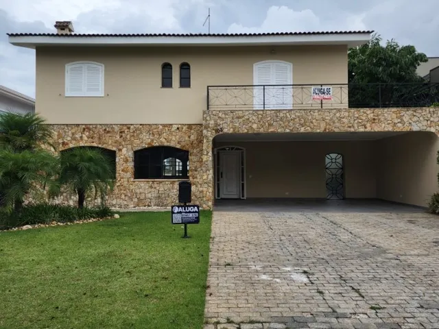 Casa com 560m² 4 quartos e 6 banheiros, à venda ou para alugar, no bairro Alphaville em Barueri
